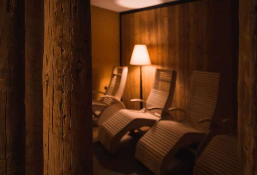 Aktiv & Familienhotel Adlernest