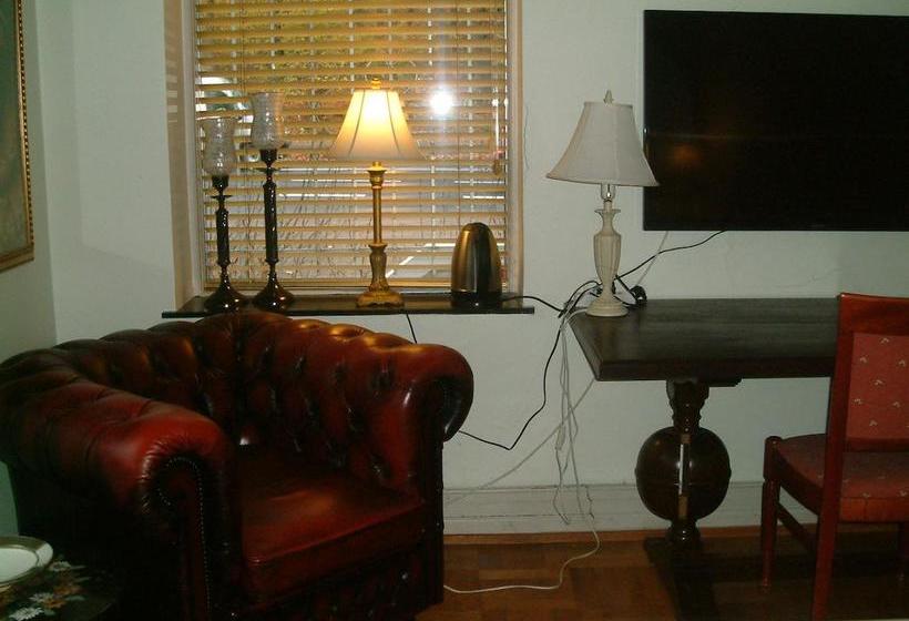 Casa Corner Bed & Breakfast