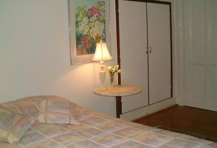 Casa Corner Bed & Breakfast