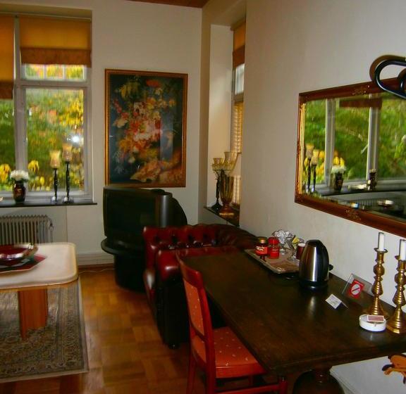 Casa Corner Bed & Breakfast