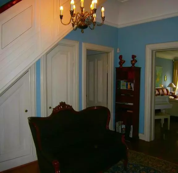 Casa Corner Bed & Breakfast