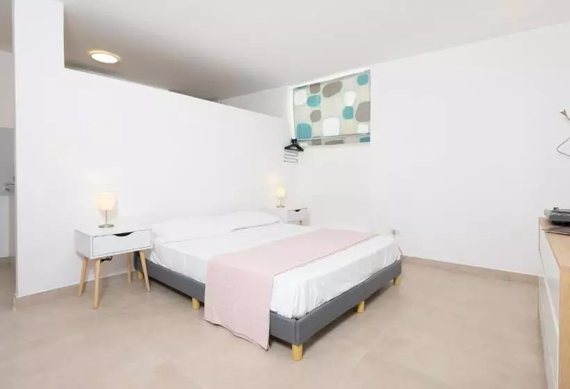 Gioia 13 Rooms & Apartments