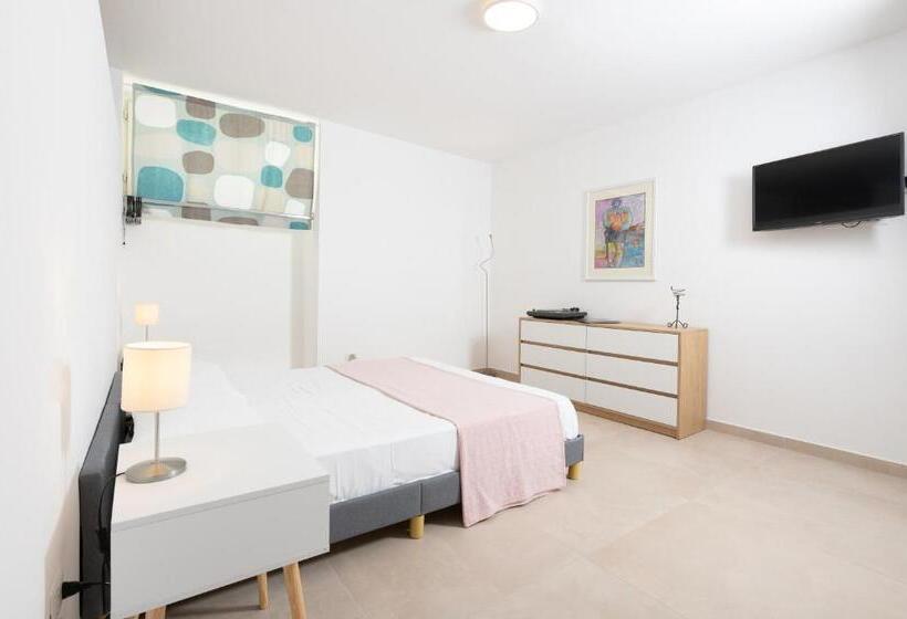 Gioia 13 Rooms & Apartments