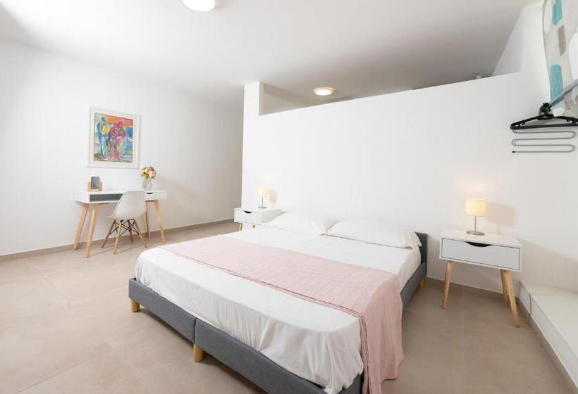 Gioia 13 Rooms & Apartments