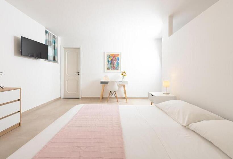 Gioia 13 Rooms & Apartments