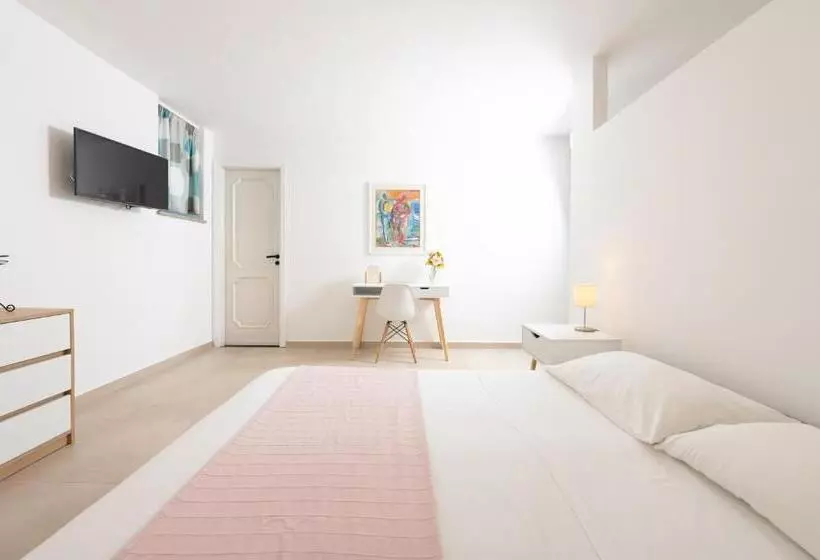 Gioia 13 Rooms & Apartments