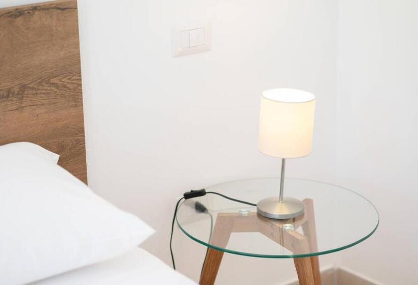 Gioia 13 Rooms & Apartments