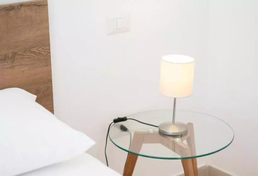 Gioia 13 Rooms & Apartments