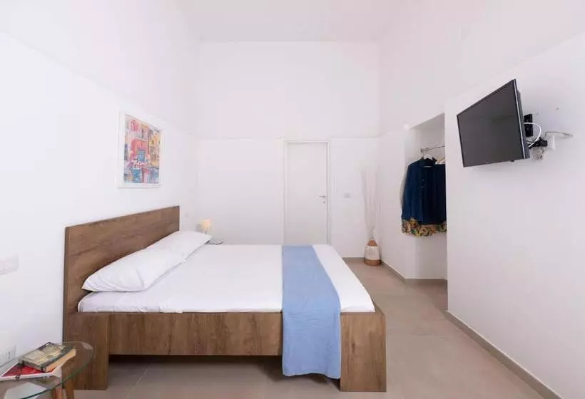 Gioia 13 Rooms & Apartments