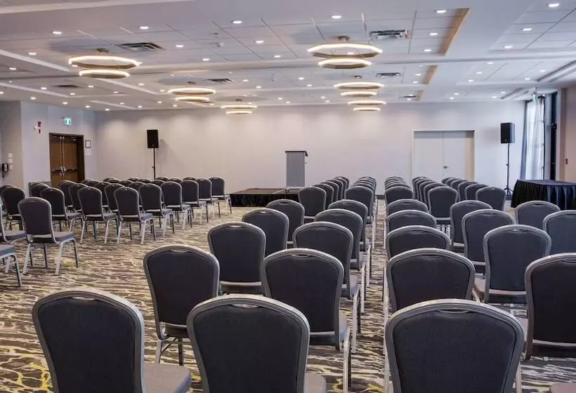 Holiday Inn Hotel & Suites Calgary South Conference Ctr, An Ihg