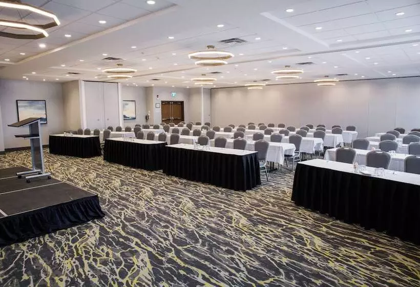 Holiday Inn Hotel & Suites Calgary South Conference Ctr, An Ihg