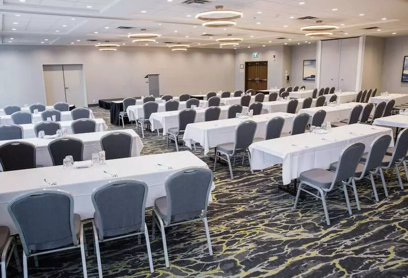 Holiday Inn Hotel & Suites Calgary South Conference Ctr, An Ihg
