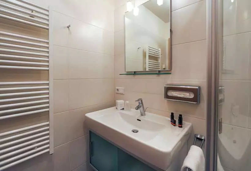 هتل Avenida Mountain Resort By Alpin Rentals   Incl Summercard