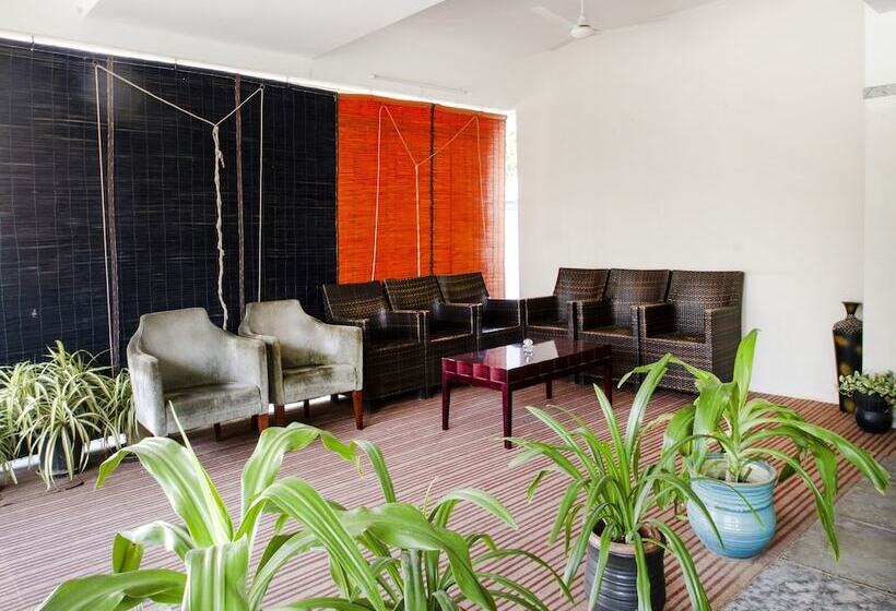 هتل Itsy By Treebo Blue Dawn Suites