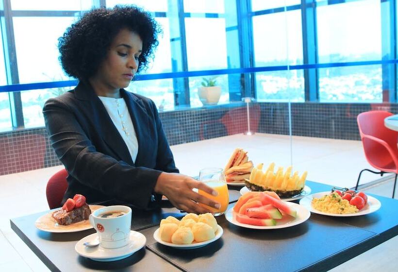 Отель Transamerica Executive Taboao Morumbi