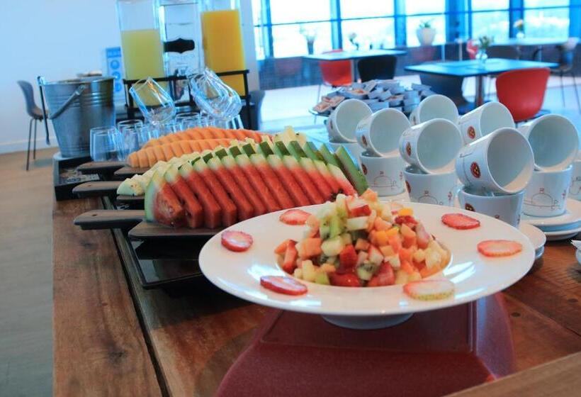 Отель Transamerica Executive Taboao Morumbi