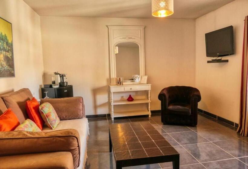 بنسيون A Propos  Suites Et Chambres