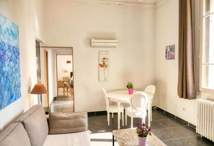 پانسیون A Propos  Suites Et Chambres