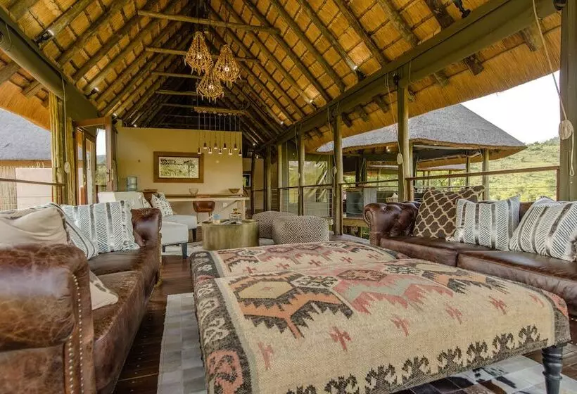 هتل Humala River Lodge