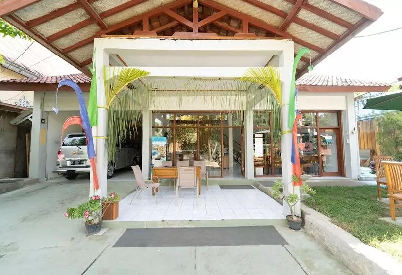 ホテル Komodo Lodge