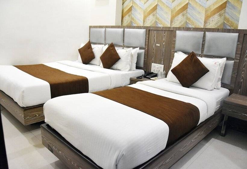 ホテル Sanjary Palace