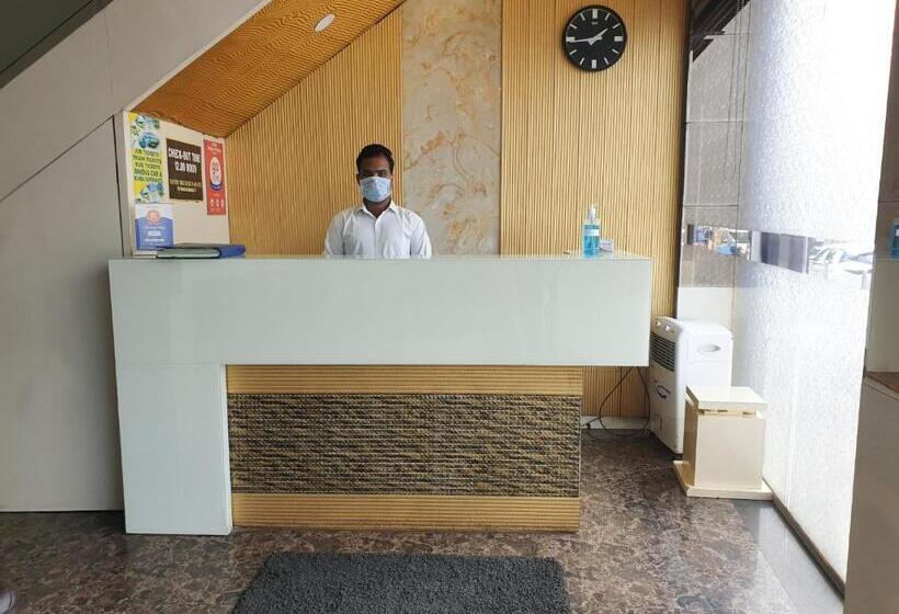 ホテル Sanjary Palace