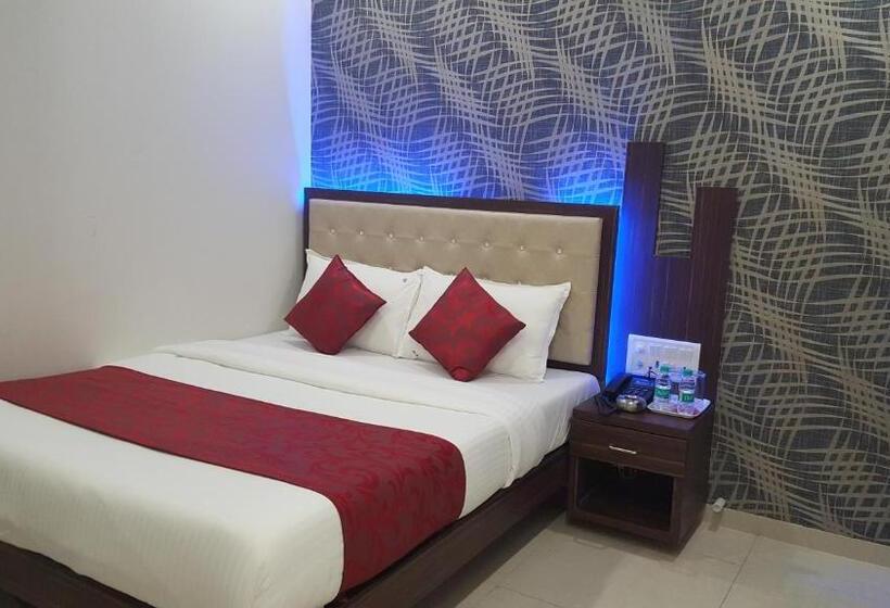 ホテル Sanjary Palace