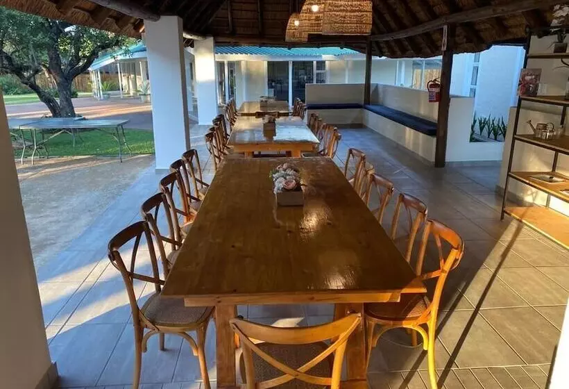 ホテル Tshikwalo Game Lodge