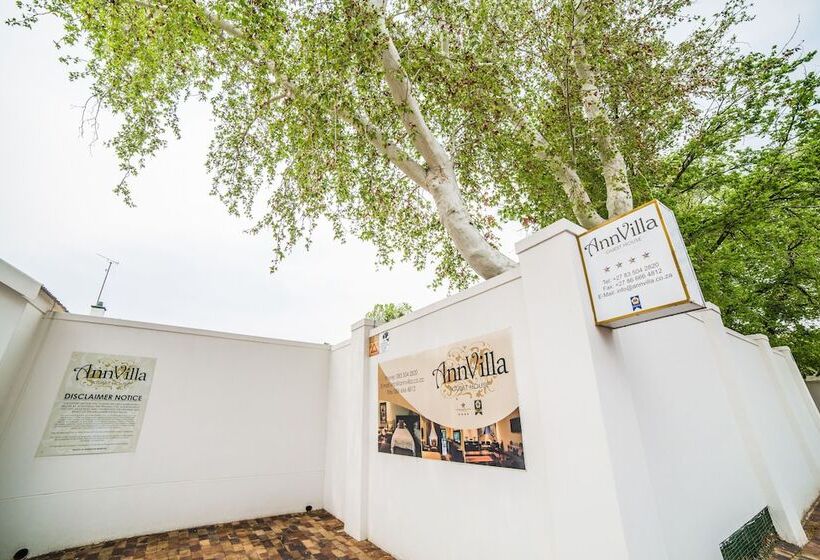 Pensiune Annvilla Guesthouse