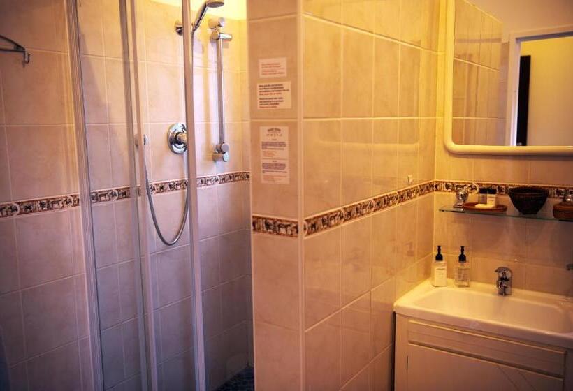 Pension Easy Five Guest House