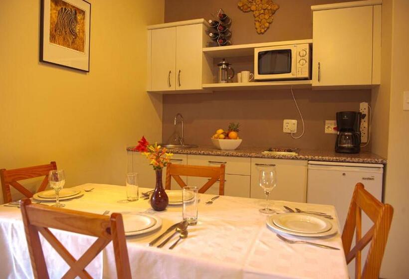 Pension Easy Five Guest House