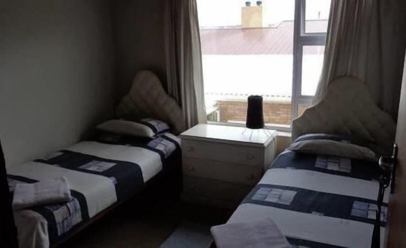 بنسيون White Shark Backpackers