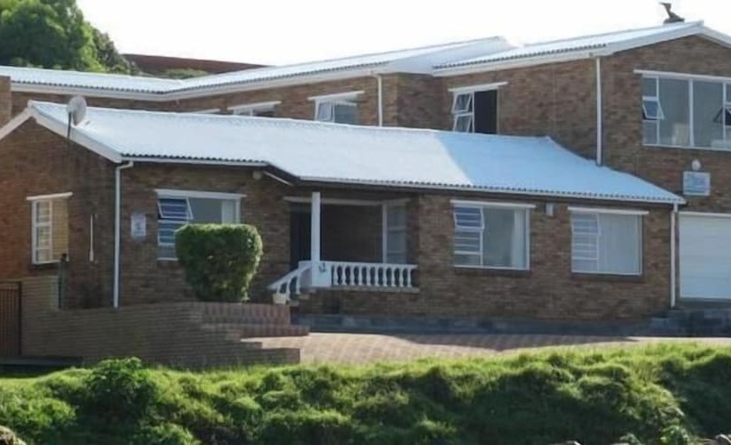 بنسيون White Shark Backpackers