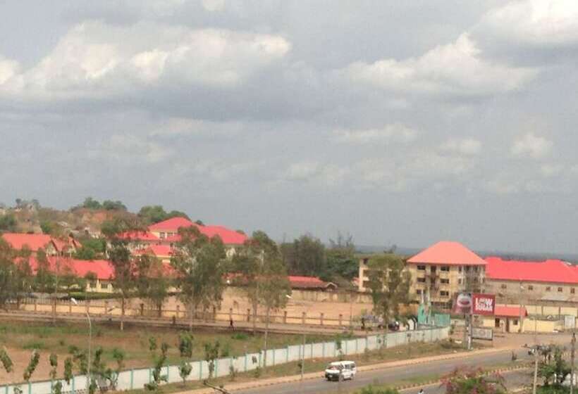 Pinnacle Hotels And Suites