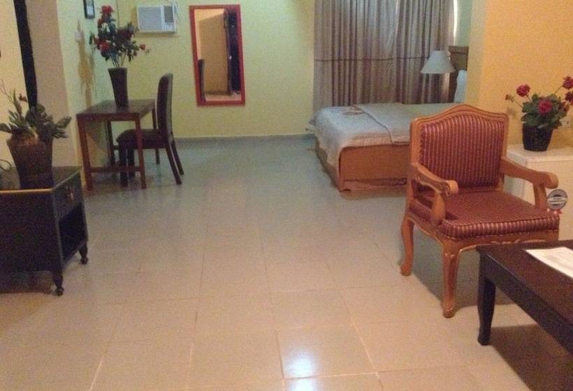 Pinnacle Hotels And Suites