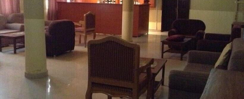 Pinnacle Hotels And Suites