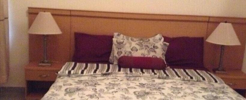 Pinnacle Hotels And Suites