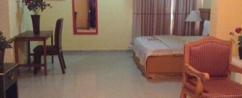 Pinnacle Hotels And Suites