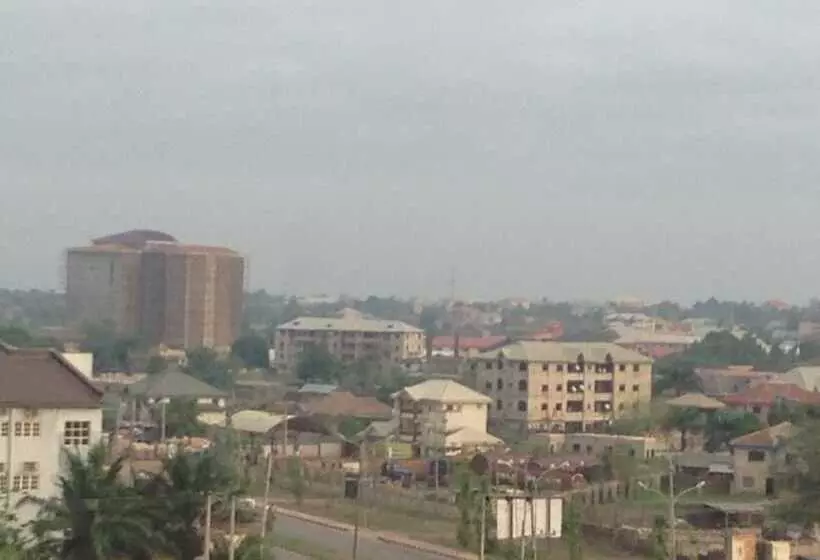 Pinnacle Hotels And Suites