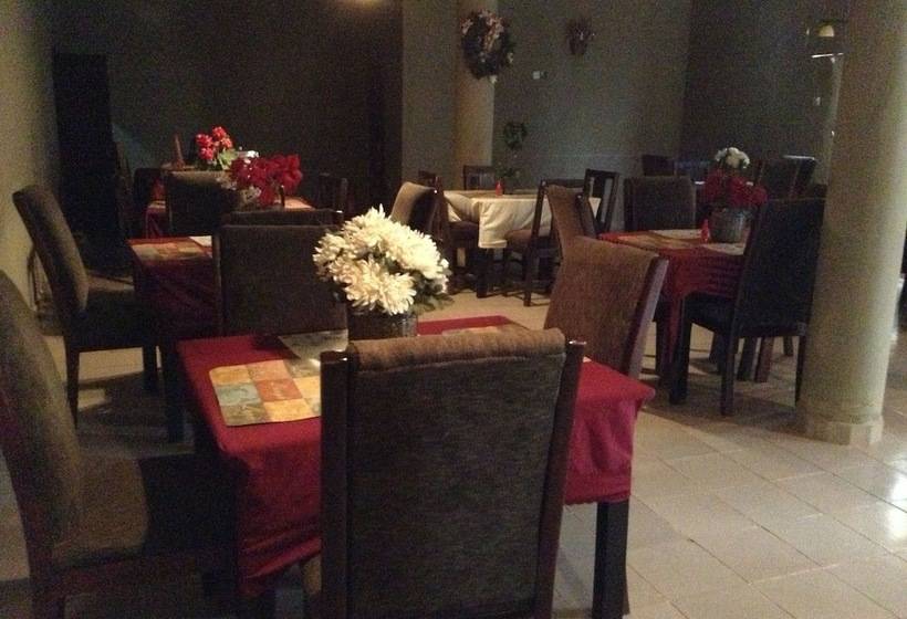 Pinnacle Hotels And Suites