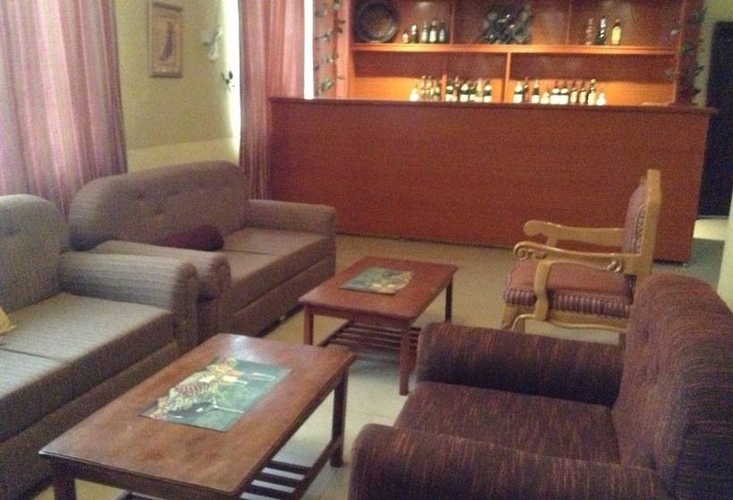 Pinnacle Hotels And Suites