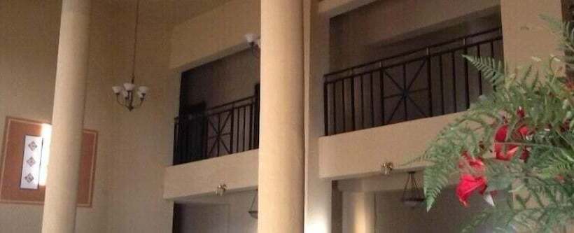 Pinnacle Hotels And Suites