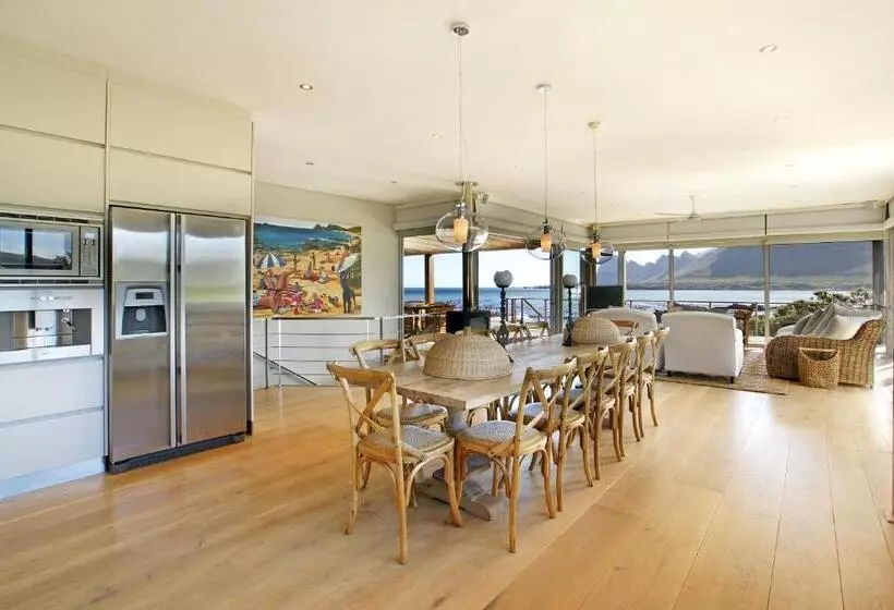 Pringle Bay Villa By Raw Africa Collection