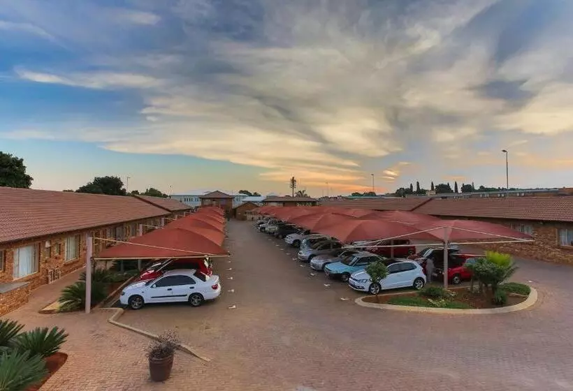 Rudman Townhouses   Family Apartment