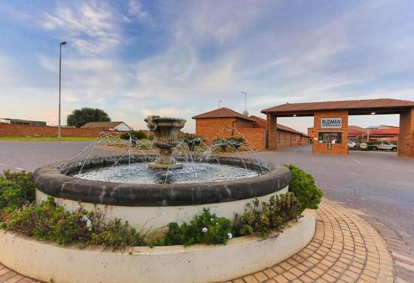 Rudman Townhouses   Family Apartment