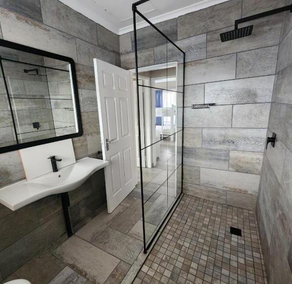 Rudman Townhouses   Family Apartment