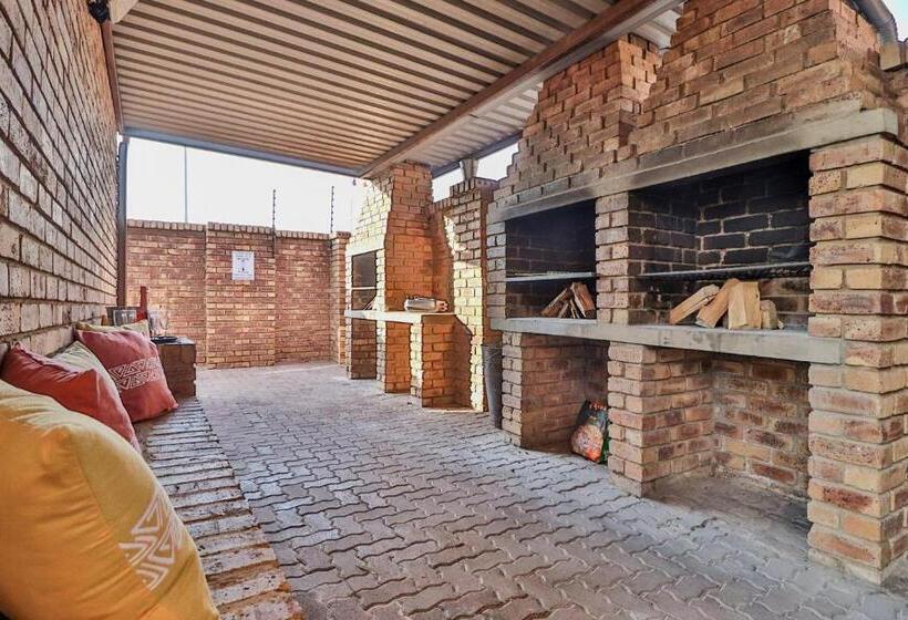 Rudman Townhouses   Family Apartment