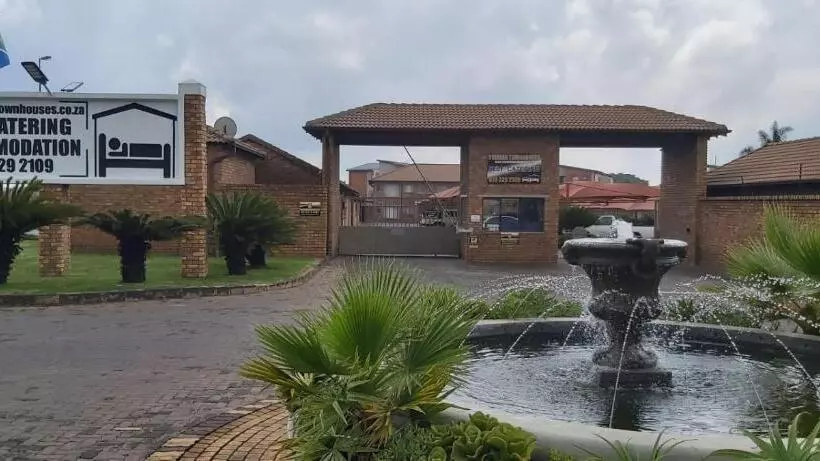 Rudman Townhouses   Family Apartment