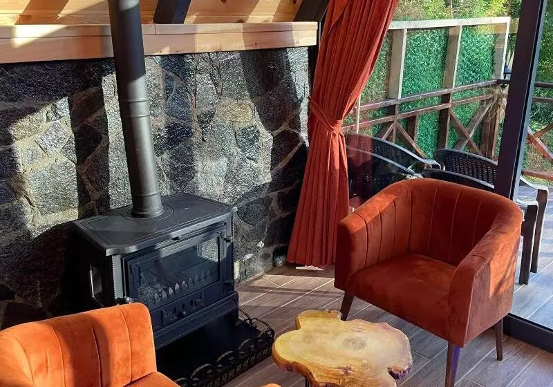 ホテル Waterfall Bungalov