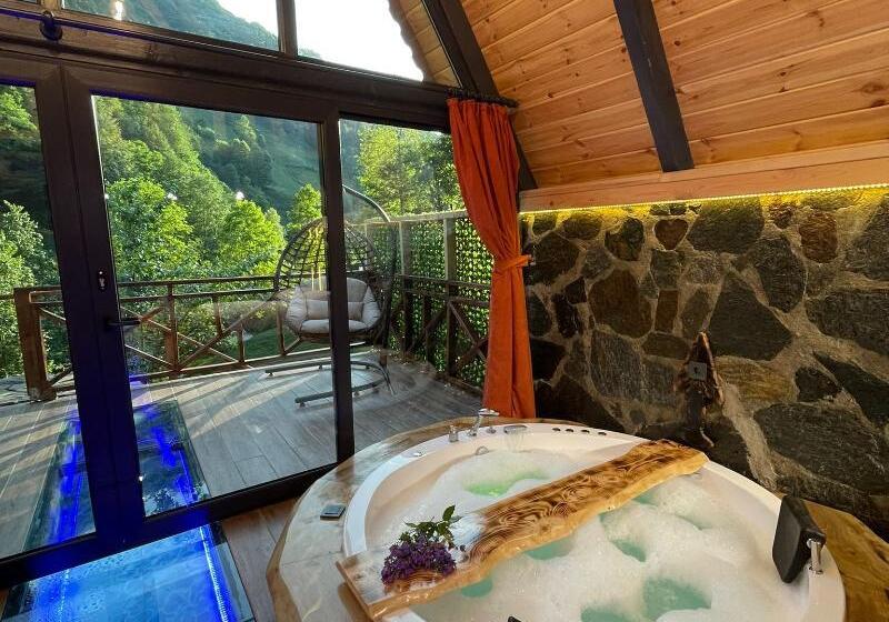 ホテル Waterfall Bungalov